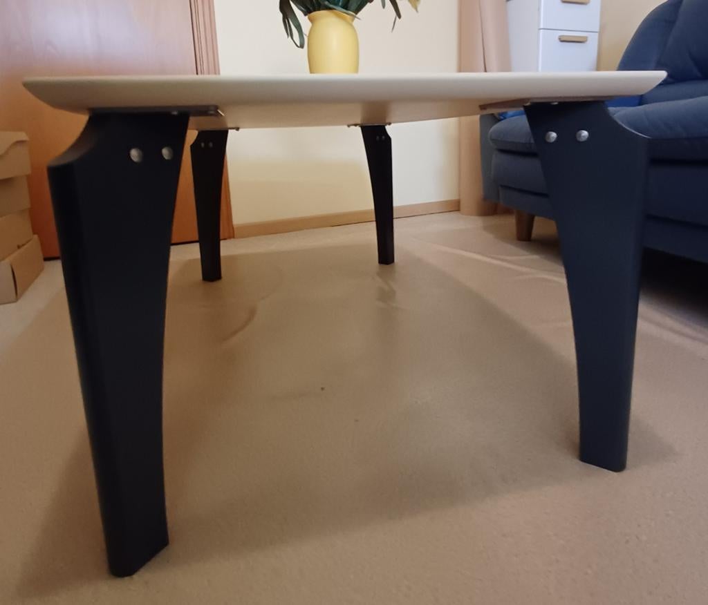 Salontafel - hout - kleur : beuk en donkerblauwe poten, Huis en Inrichting, Ophalen, 50 tot 100 cm, 50 tot 100 cm, Zo goed als nieuw