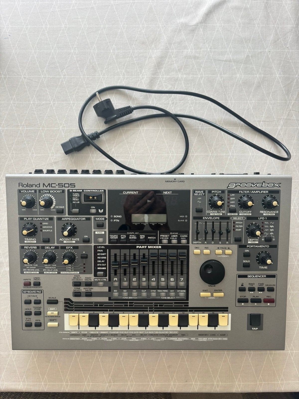 ROLAND MC-505, Muziek en Instrumenten, Drumcomputers, Gebruikt, Roland, Ophalen