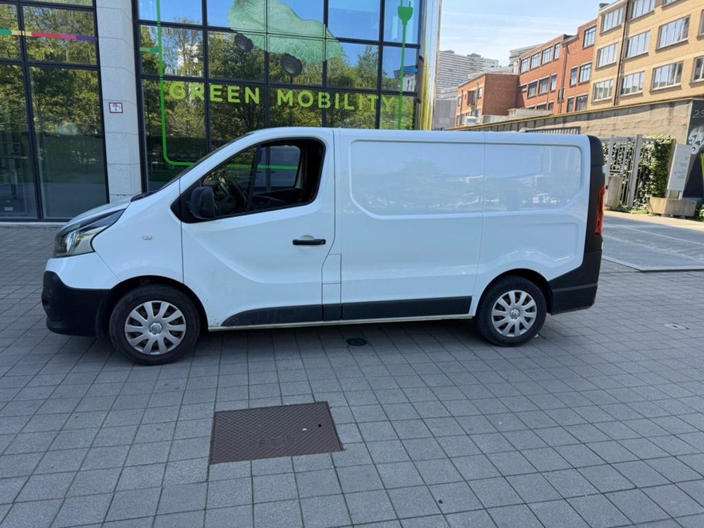 Renault Trafic 2018 tekoop Gemeubileerd voor een vakman in, Auto's, Overige bekleding, Wit, Particulier, Te koop