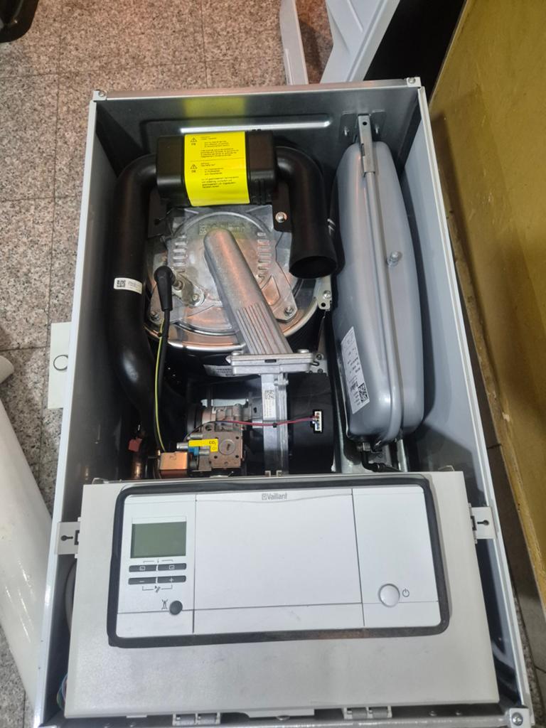Chaudière à condensation Vaillant EcoTec plus Vc 356/5-5, Informatique & Logiciels, Serveurs, Enlèvement