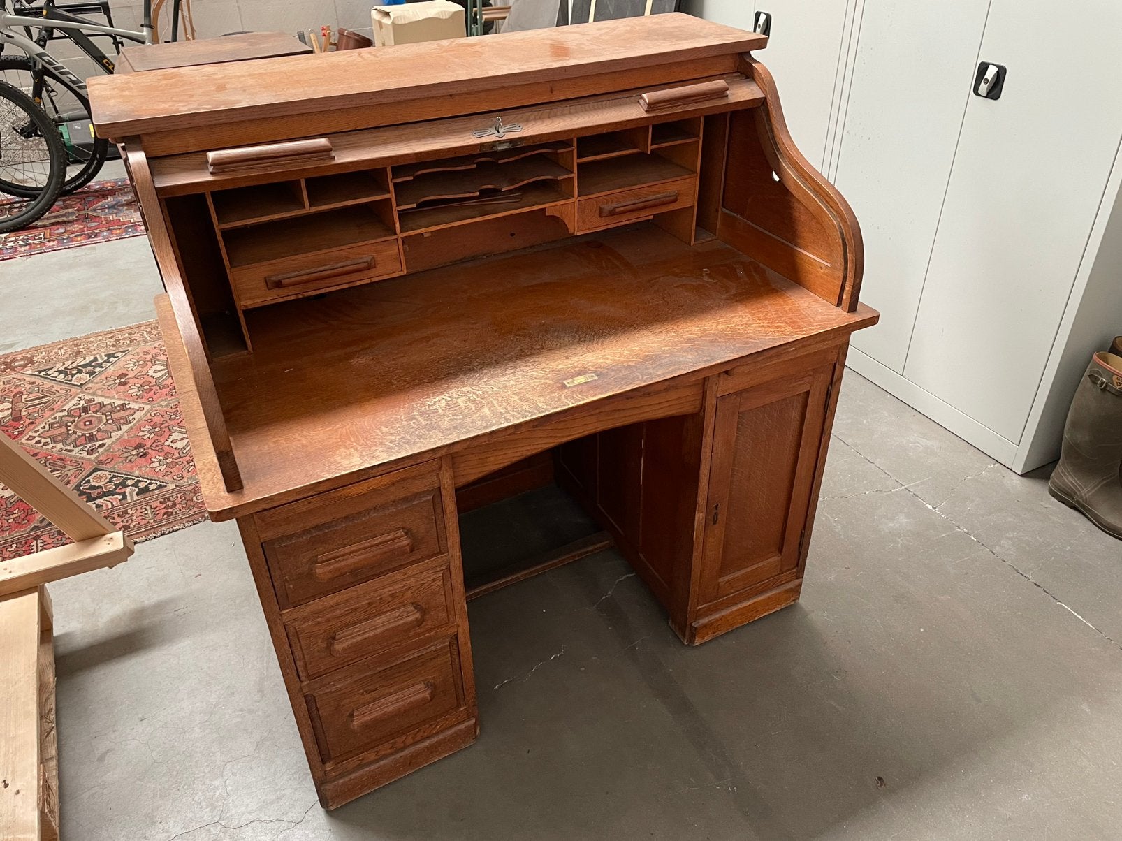 Amerikaans rolluik bureau, Enlèvement, Utilisé