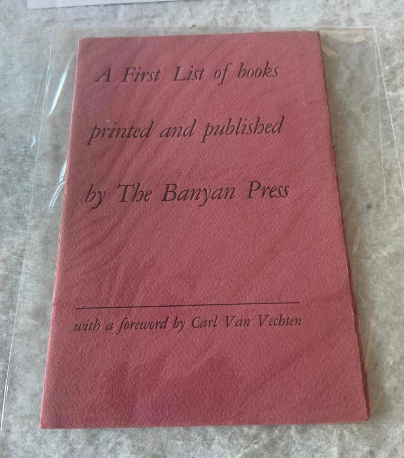 Livres première publié The Banyan Press, millésime 1948, Enlèvement ou Envoi