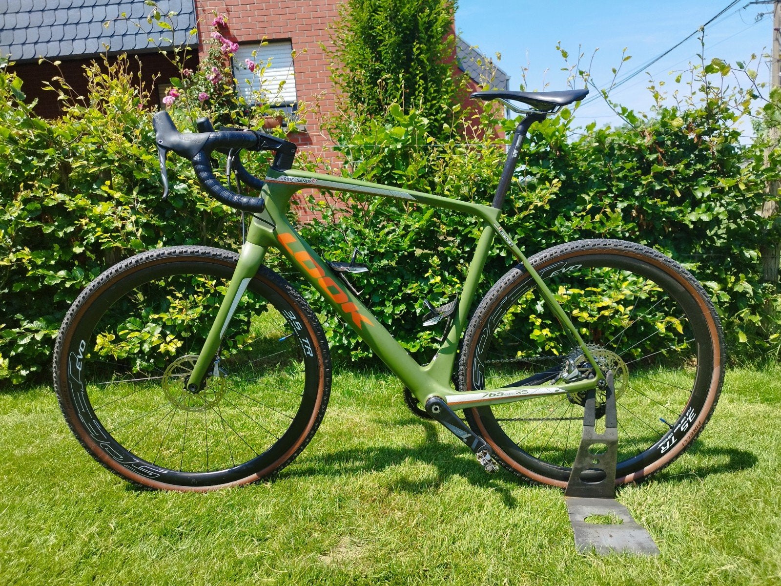 Vélo de gravel Look 765 RS L
Look gravel 765 RS
Taille L
Cad, Vélos & Vélomoteurs, Enlèvement, Carbone