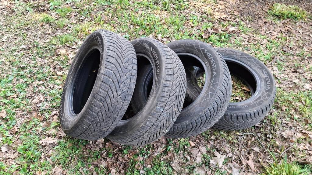 Winterbanden 205/60/R16 4 stuks, Auto-onderdelen, Banden en Velgen, Ophalen, Gebruikt, 16 inch, Band(en)
