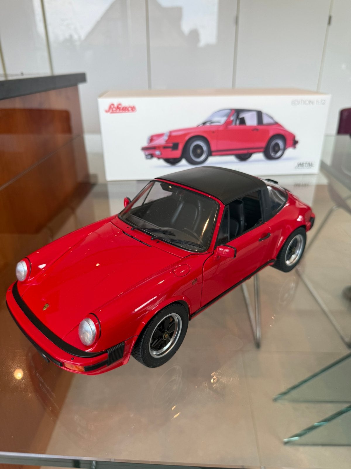 Zeldzame Porsche 911 Carrera Targa 3.2 1:12 Schuco Nickel, Ophalen of Verzenden, Zo goed als nieuw, Motor