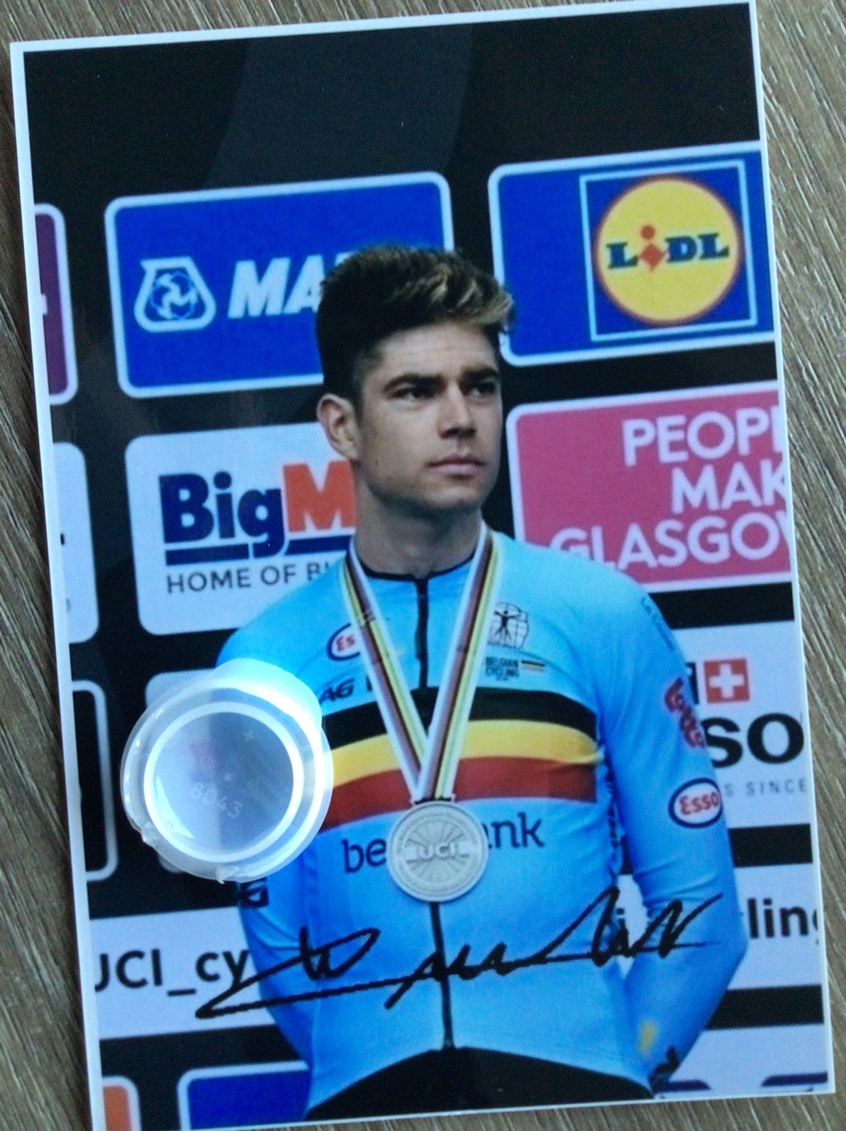 Wielerfoto wout van aert, Ophalen of Verzenden, Zo goed als nieuw