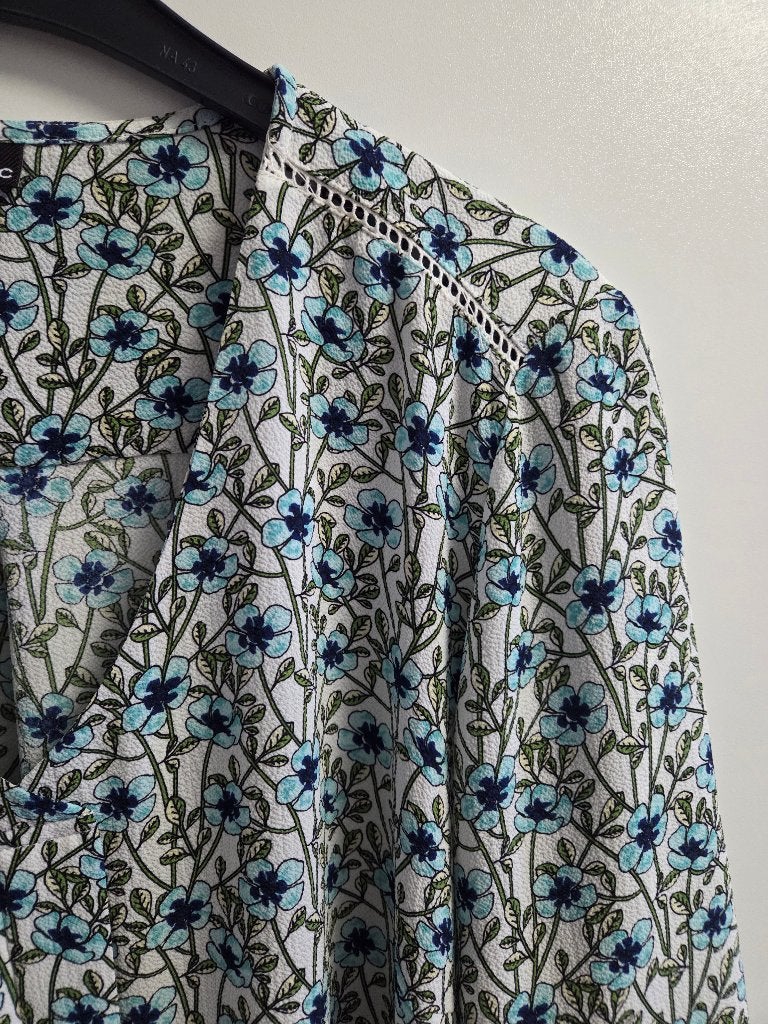 Gebloemd bloesje met V-hals en 3/4 mouwen, 40, Vêtements | Femmes, Blouses & Tuniques, Enlèvement ou Envoi, Comme neuf