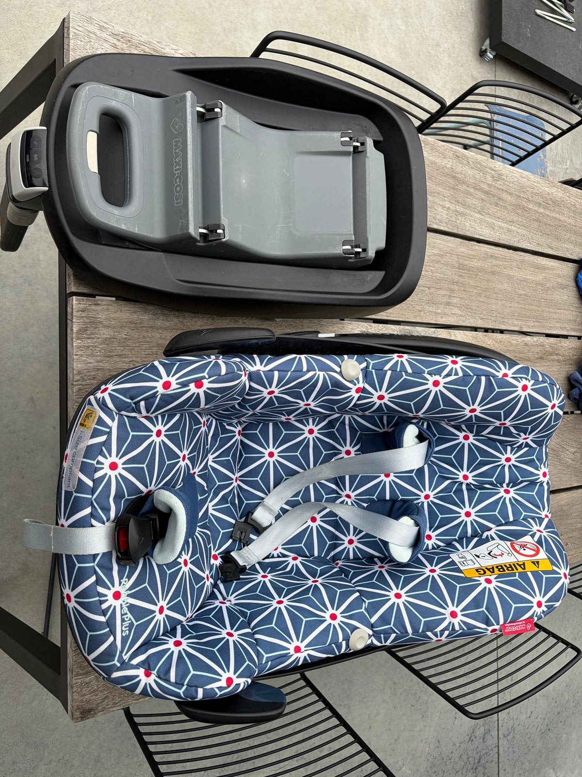 Maxi Cosi Pebble plus i-size + familyfix, Kinderen en Baby's, Ophalen, Zo goed als nieuw