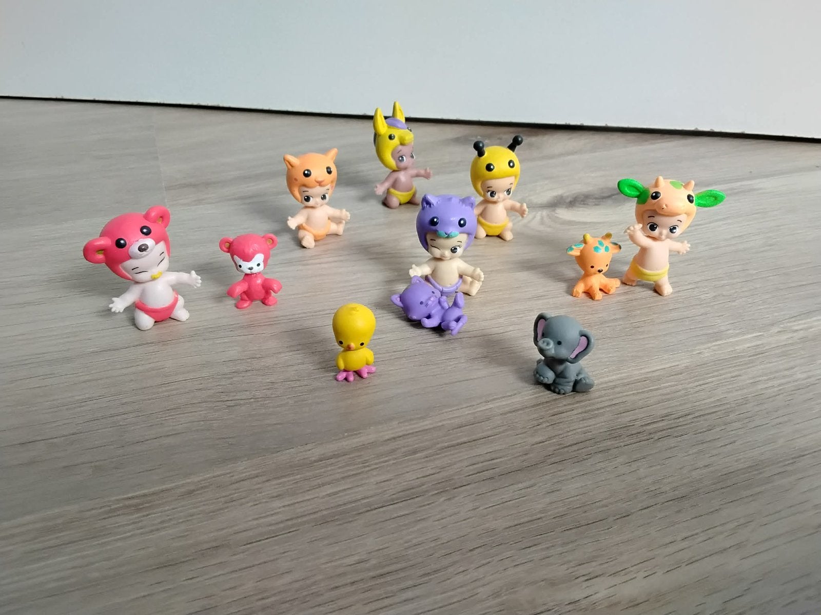Kleine poppetjes, Verzamelen, Poppetjes en Figuurtjes, Ophalen, Zo goed als nieuw