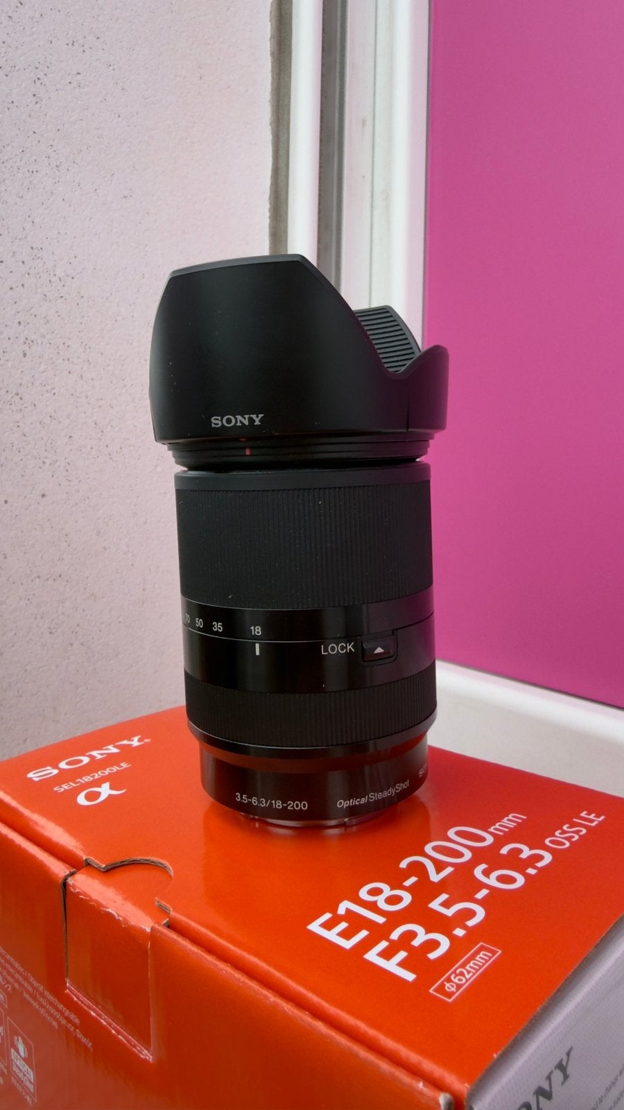 Sony E 18-200mm f3.5-6.3 OSS LE SEL18200LE + boîte d'origine, Autofocus, Monture Sony E, Comme neuf, Sony
