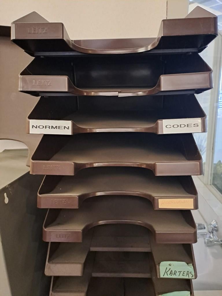 Brievenbakje/tijdschrifthouder, Ophalen, Gebruikt