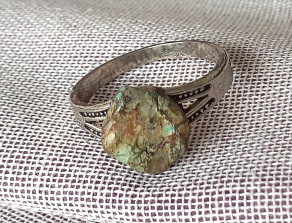 Herenring vintage groene ruwe turkoois, Handtassen en Accessoires, Ringen, Overige materialen, 20 of groter, Heer, Nieuw