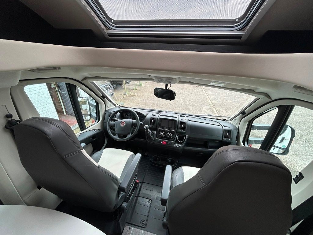 Roller Team Kronos 265TL, Fiat 140PK van 2020, Jusqu'à 4, Fiat, Boîte manuelle, Auvent