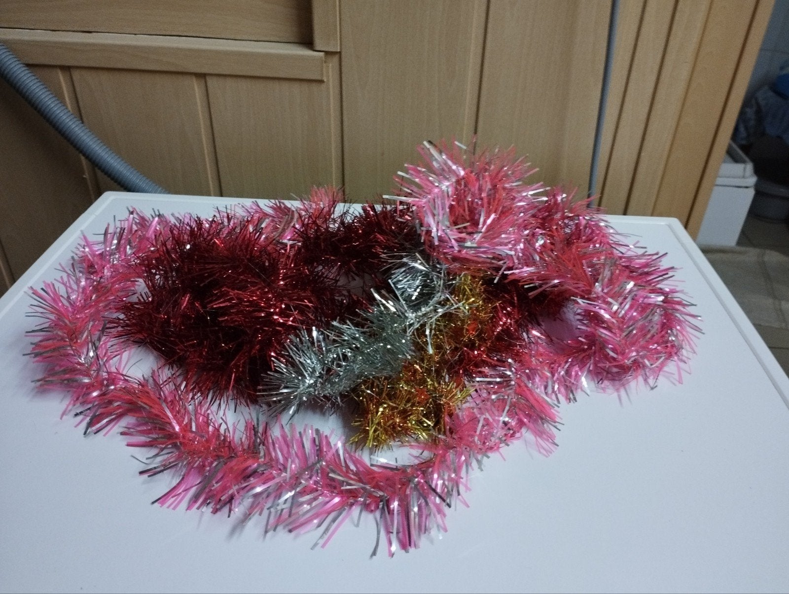 2 slingers om met kerst en nieuwjaar iets te versieren kleur, Ophalen