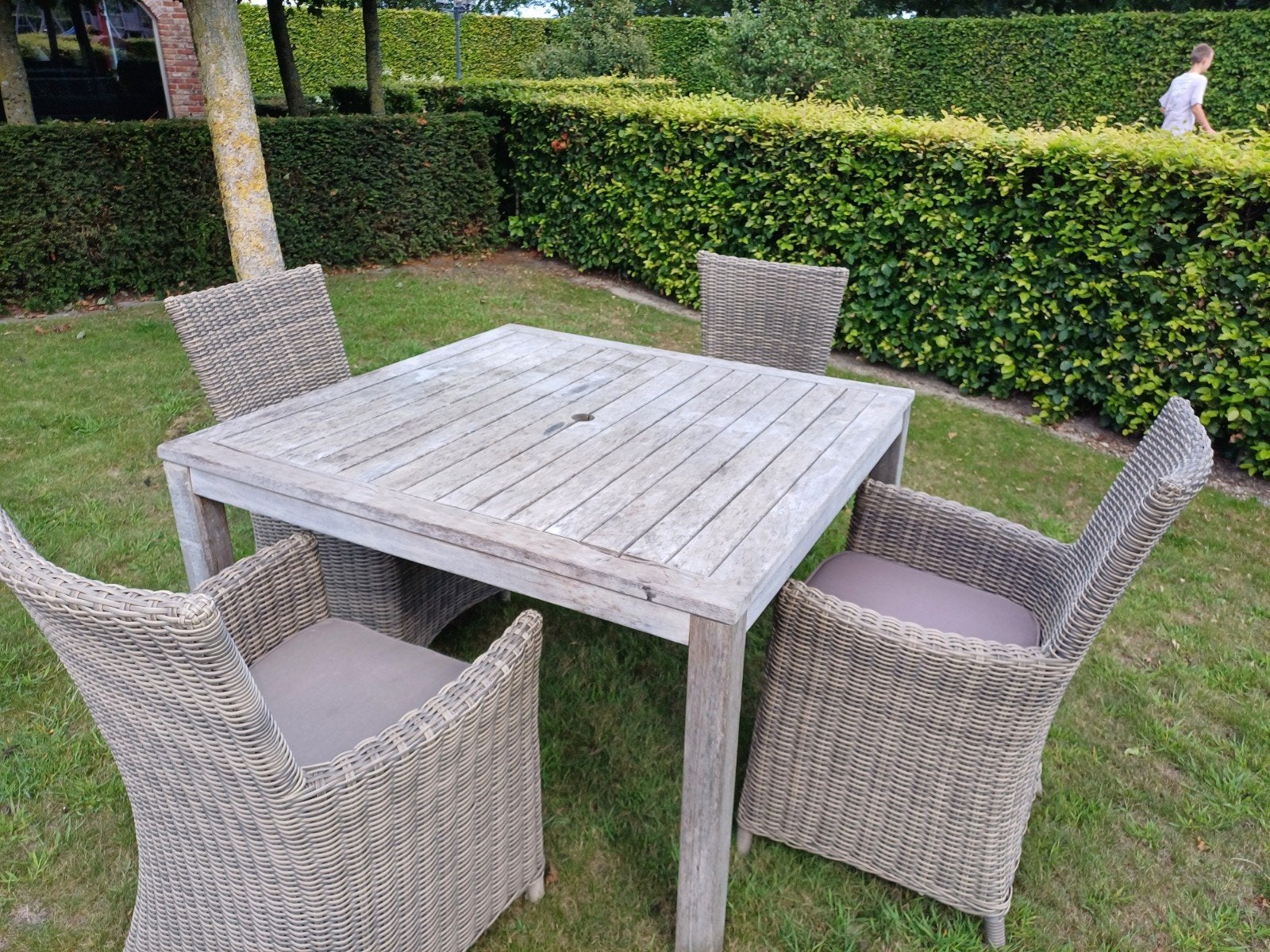 tafel teak en 4 stoelen met kussen, Ophalen, Gebruikt