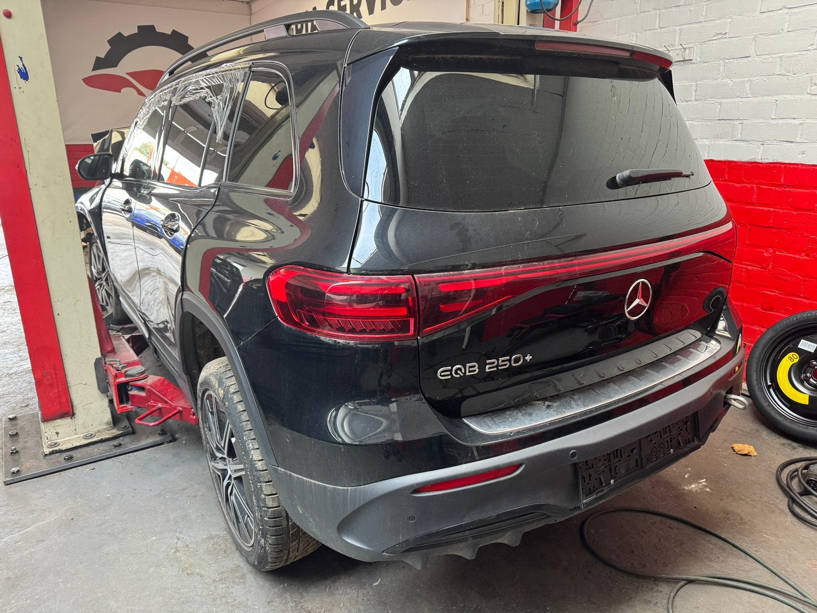 Gamme AMG Mercedes EQB 250+, Autos, Achat, Entreprise, Noir, 5 portes