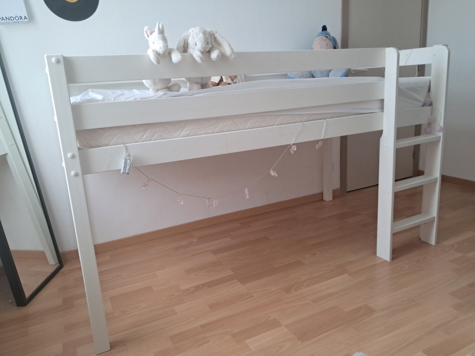 Witte half hoogslaper incl. topmatras, Enfants & Bébés, Chambre d'enfant | Lits superposés & Lits mezzanines, Lit mezzanine, Enlèvement