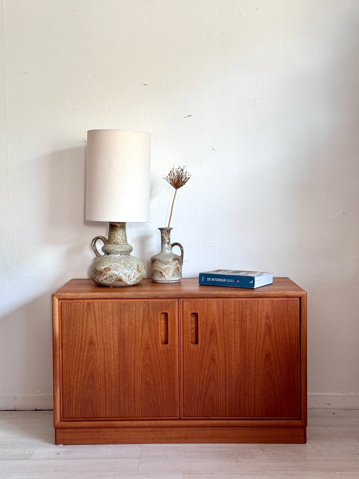 Buffet vintage en teck danois des années 1960, Maison & Meubles, Teck, 25 à 50 cm, Enlèvement ou Envoi, Comme neuf