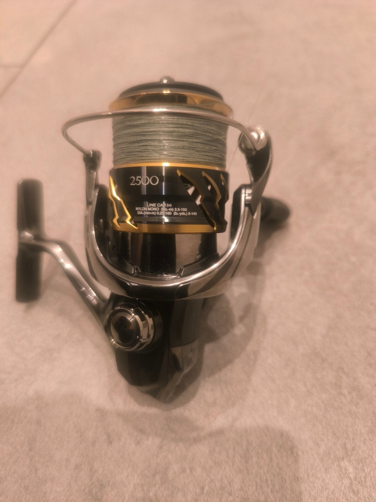 Shimano twinpower 2500 FD
made in Japan
in absolute nieuwsta, Watersport en Boten, Ophalen of Verzenden