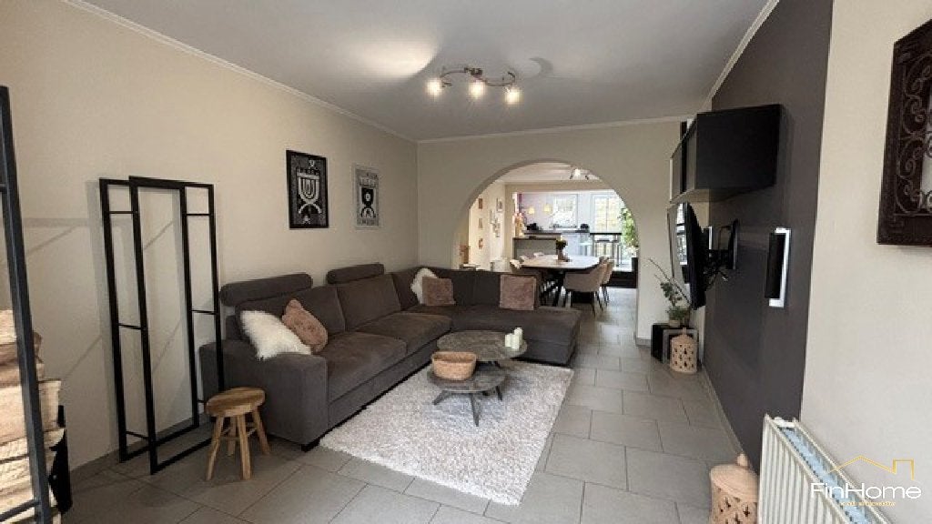 A vendre - Charmante maison bel-étage à Seraing, Immo, Huizen en Appartementen te koop, Provincie Luik, 1500 m² of meer, Tussenwoning