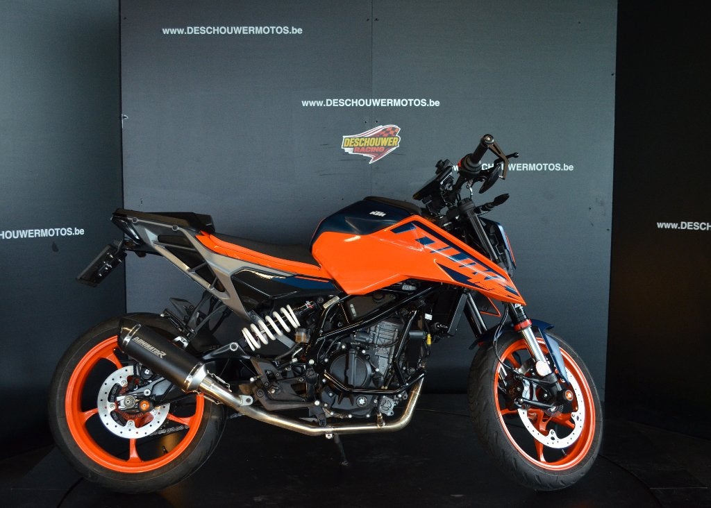 2024 KTM Duke 125 | 9515 KM | Bomvol accessoires, Motoren, Motoren | KTM, Bedrijf, 125 cc, 11 kW of minder, 1 cilinder