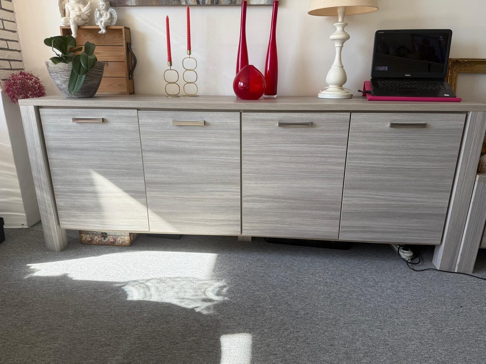 Dressoir, eettafel met 4 stoelen,tv kast,koffie tafel, Ophalen