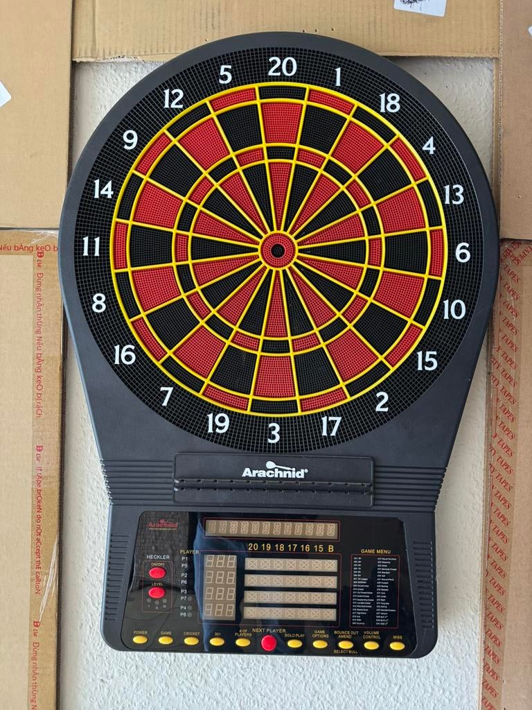 Elektronisch dartbord Arachni(d) – compleet & werkend!, Sport en Fitness, Ophalen, Zo goed als nieuw, Dartbord, Elektronisch