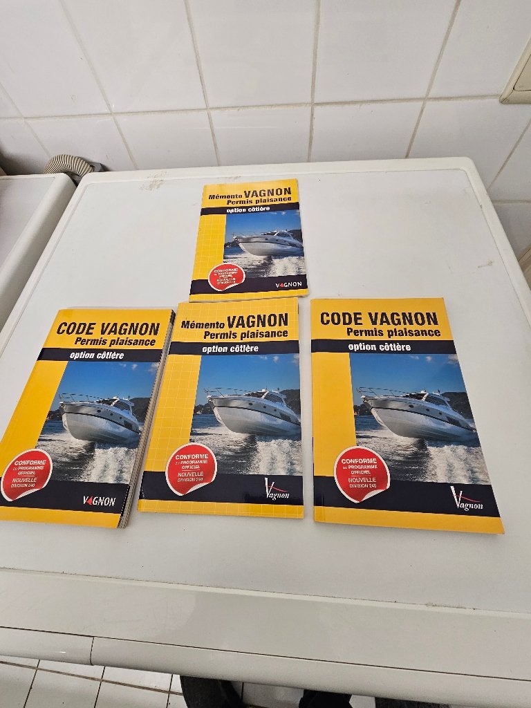 LIVRES PERMIS BATEAU, Sports nautiques & Bateaux, Enlèvement, Comme neuf