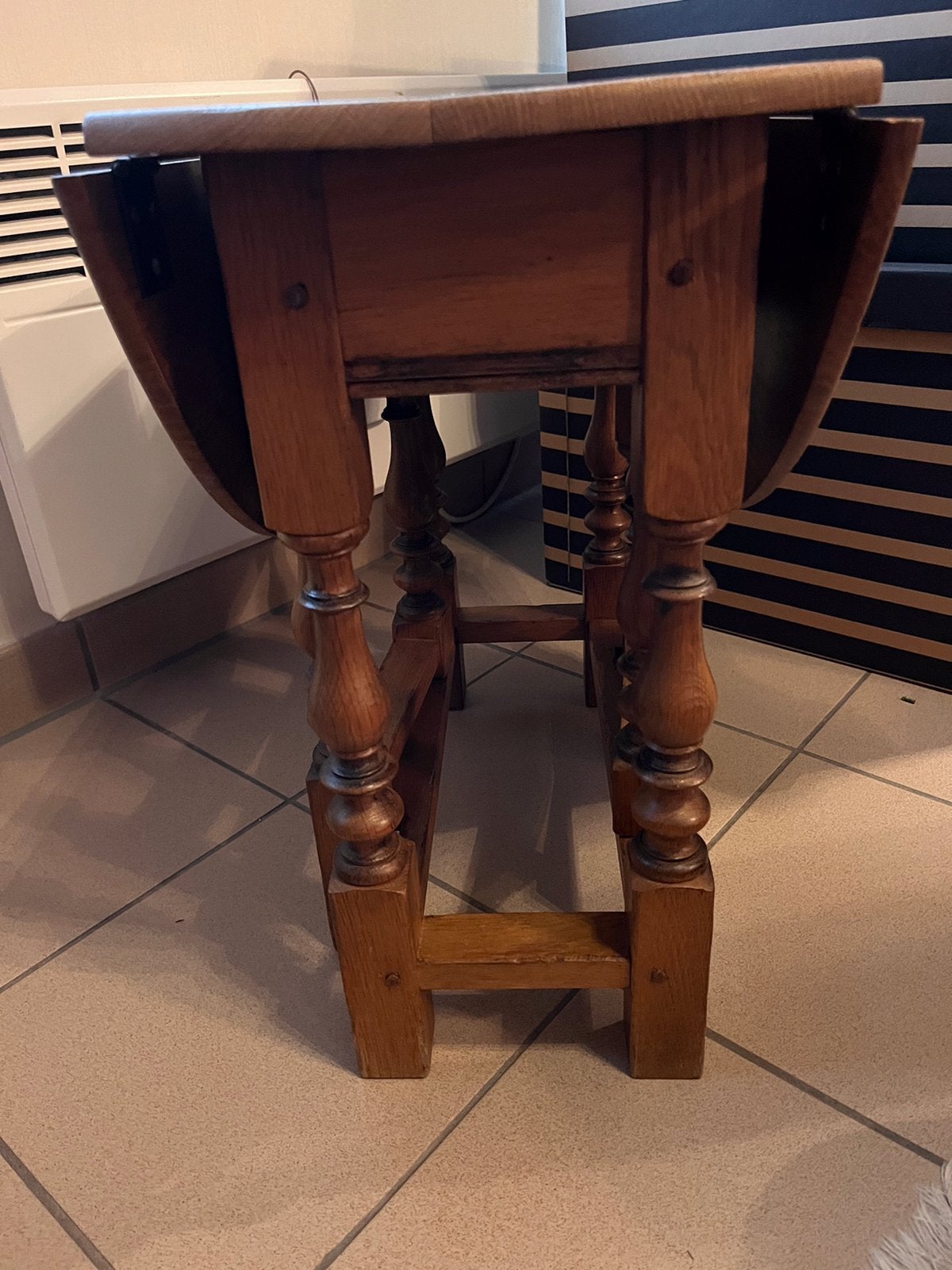 Eiken bijzettafel, Ophalen