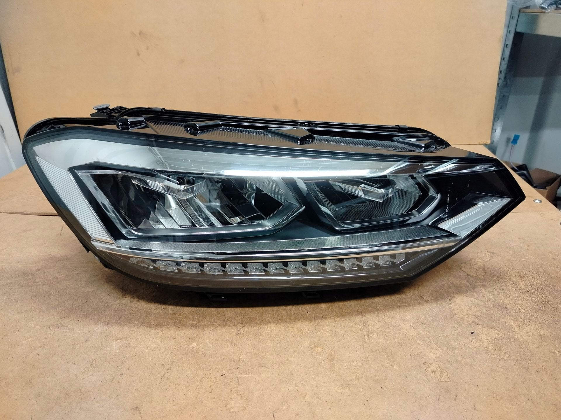 Phare droit pour Volkswagen Touran II 5TB941036B, Volkswagen, Volkswagen AG, Vw@volkswagen.de, Utilisé