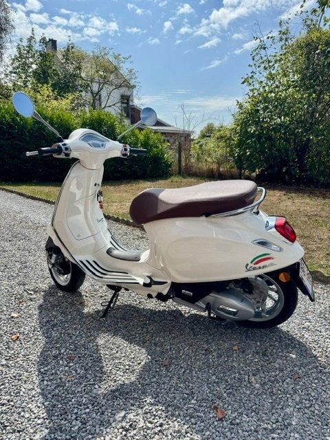 VESPA Primavera 125cc, Fietsen en Brommers, Scooters | Vespa, Ophalen, Overige modellen, 125 cc, Zo goed als nieuw