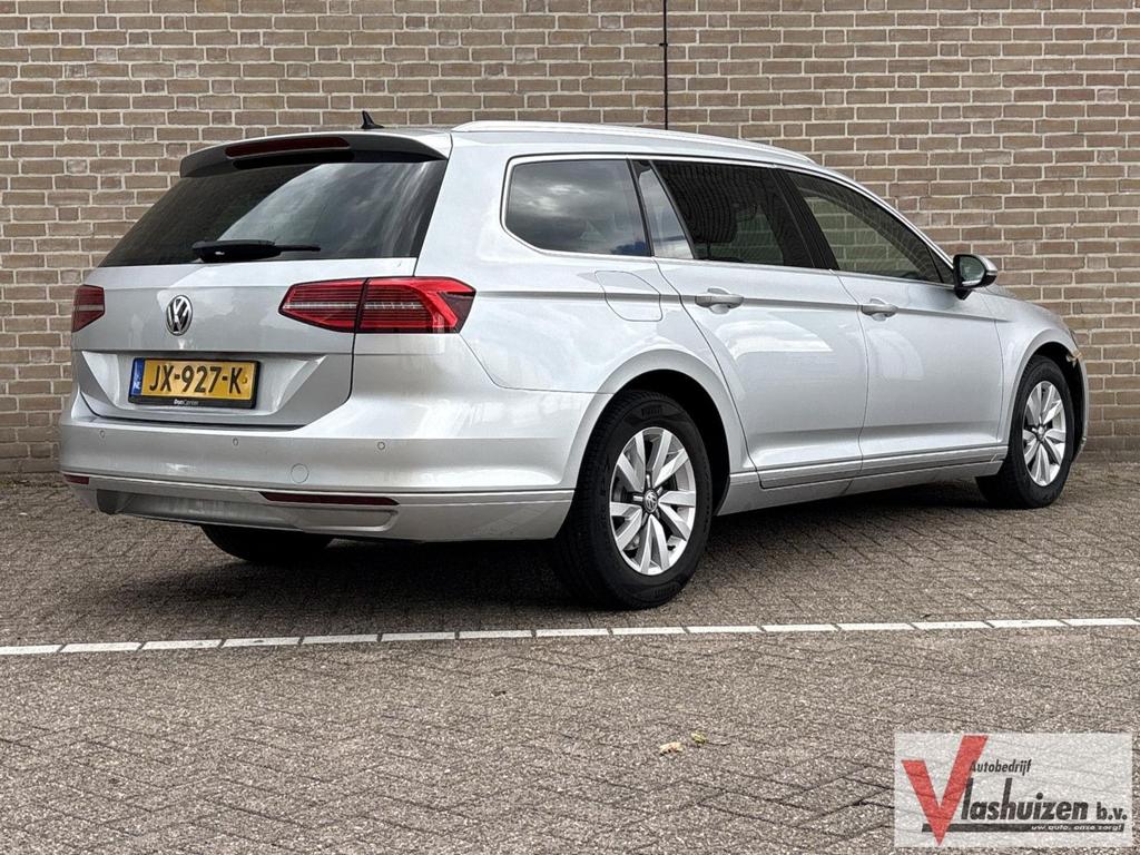 Volkswagen Passat Variant 1.6 TDI Connected Series DSG Autom, Auto's, Volkswagen, Automaat, Zwart, 103 g/km, Bedrijf