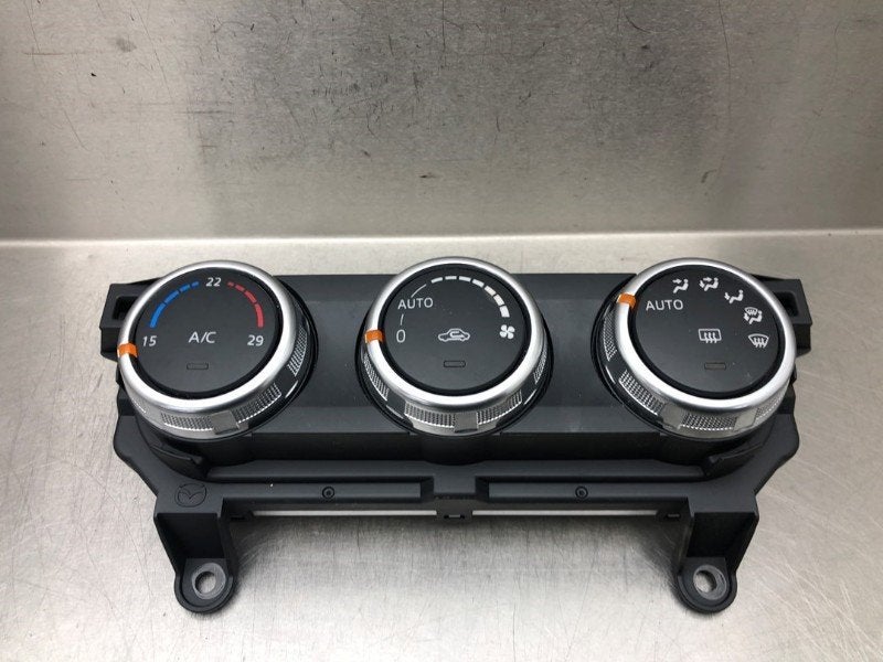 BEDIENINGSPANEEL VERWARMING Mazda CX-3 (DJ / DK), Gebruikt, Mazda