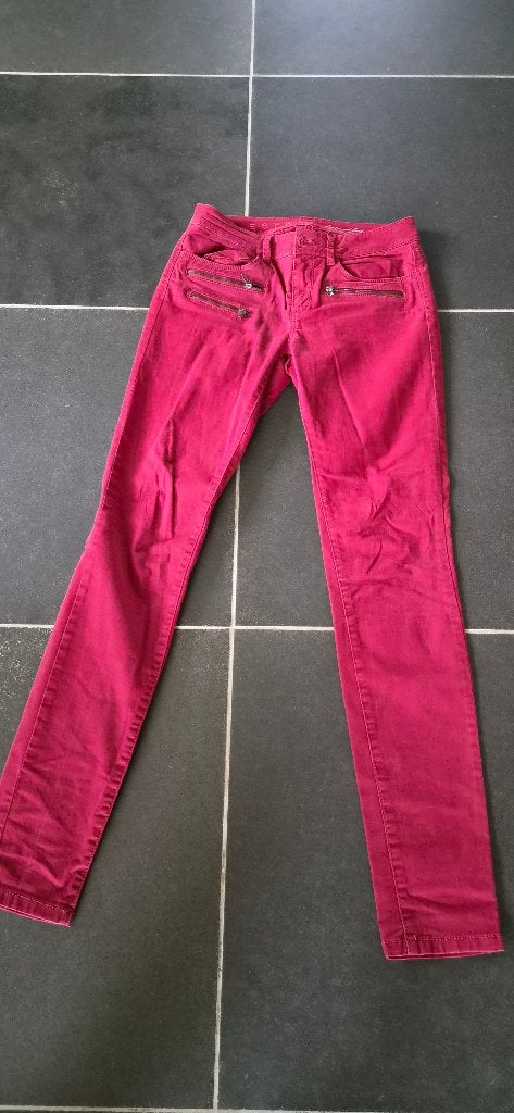 rode jeans broek van Esprit maat 27 L32 of Smal - 34 - 36, Overige kleuren, Ophalen of Verzenden, W27 (confectie 34) of kleiner