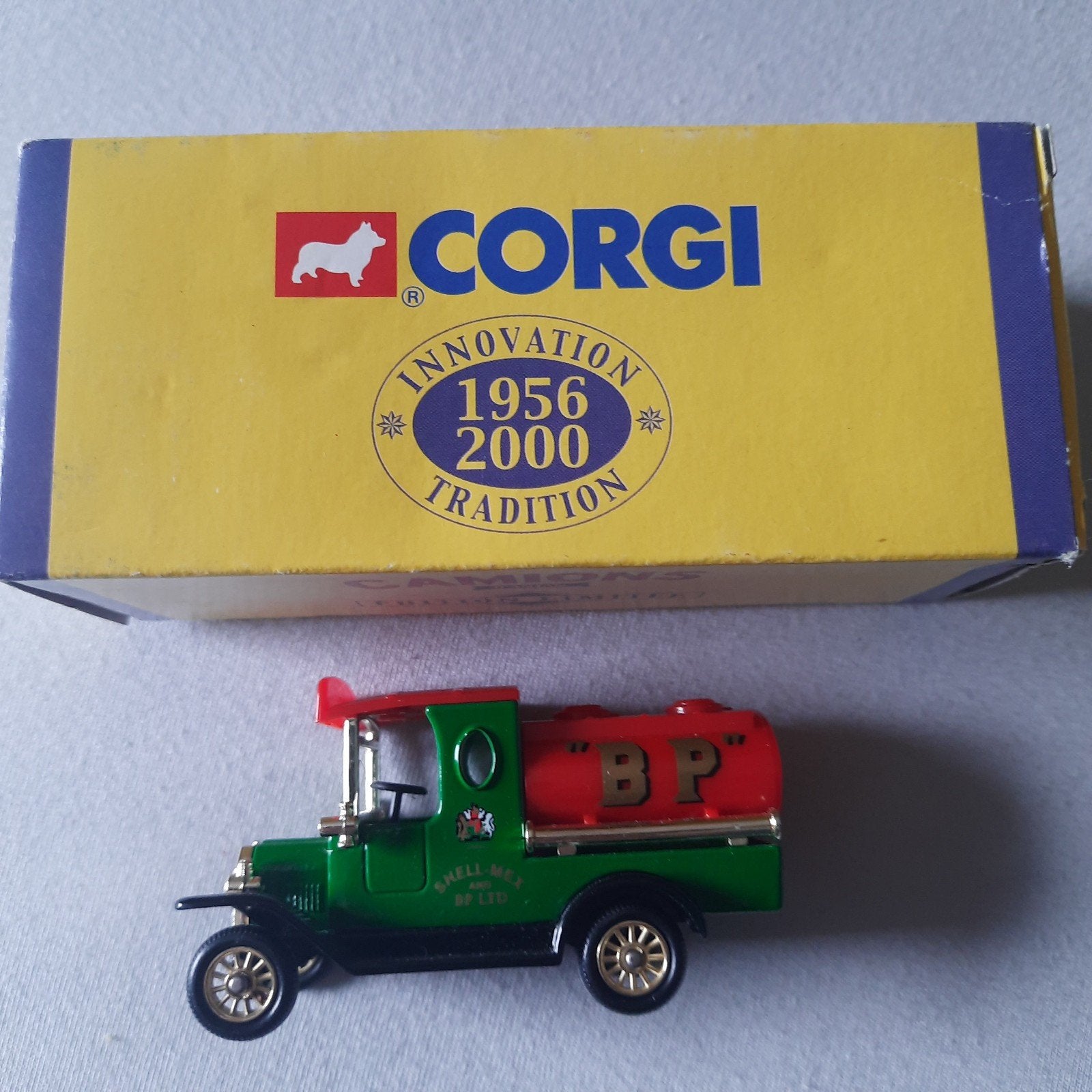 CORGI *vers 1:55 * CAMIONNETTE DE LIVRAISON CHEVROLET 1934 «, Enlèvement, Neuf, Bus ou Camion, Corgi