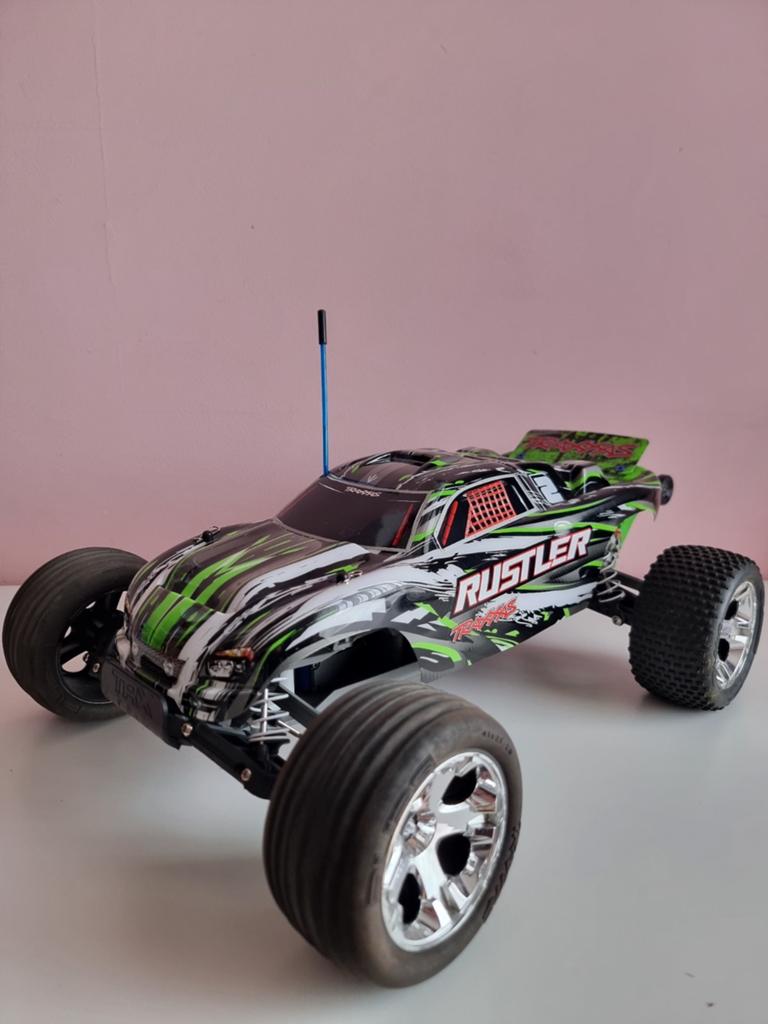 Traxxas Rustler 2wd, Hobby & Loisirs créatifs
