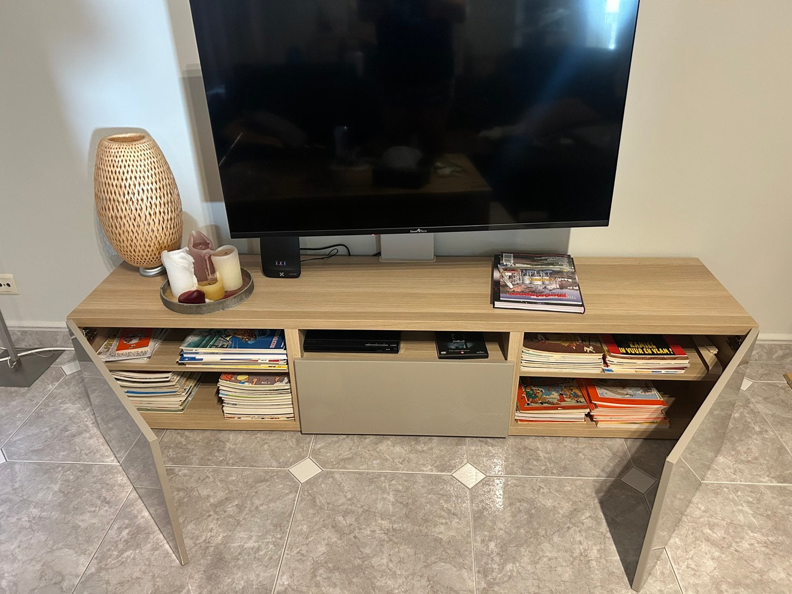 Besta tv meubel, Huis en Inrichting, Kasten |Televisiemeubels, Ophalen, Zo goed als nieuw