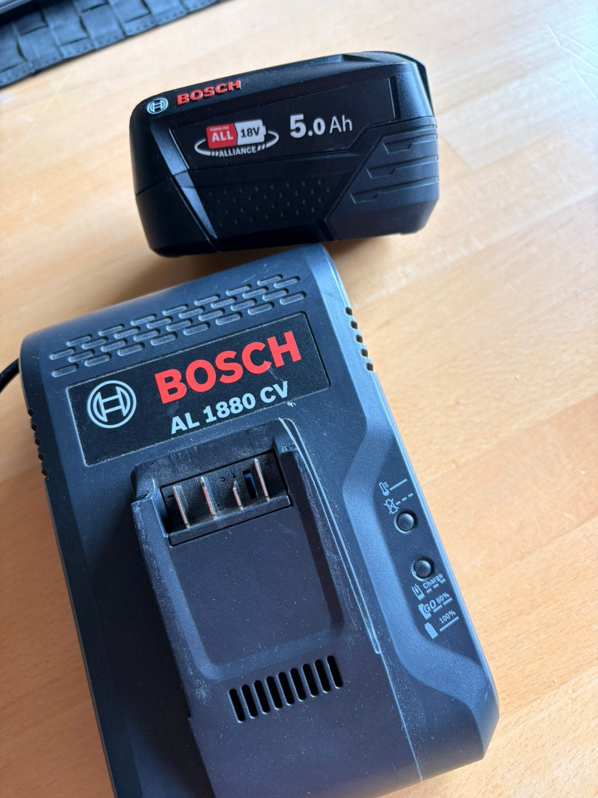 Batterie Bosch avec chargeur. Comme neuf, Bricolage & Construction, Outillage | Pièces de machine & Accessoires, Enlèvement, Comme neuf