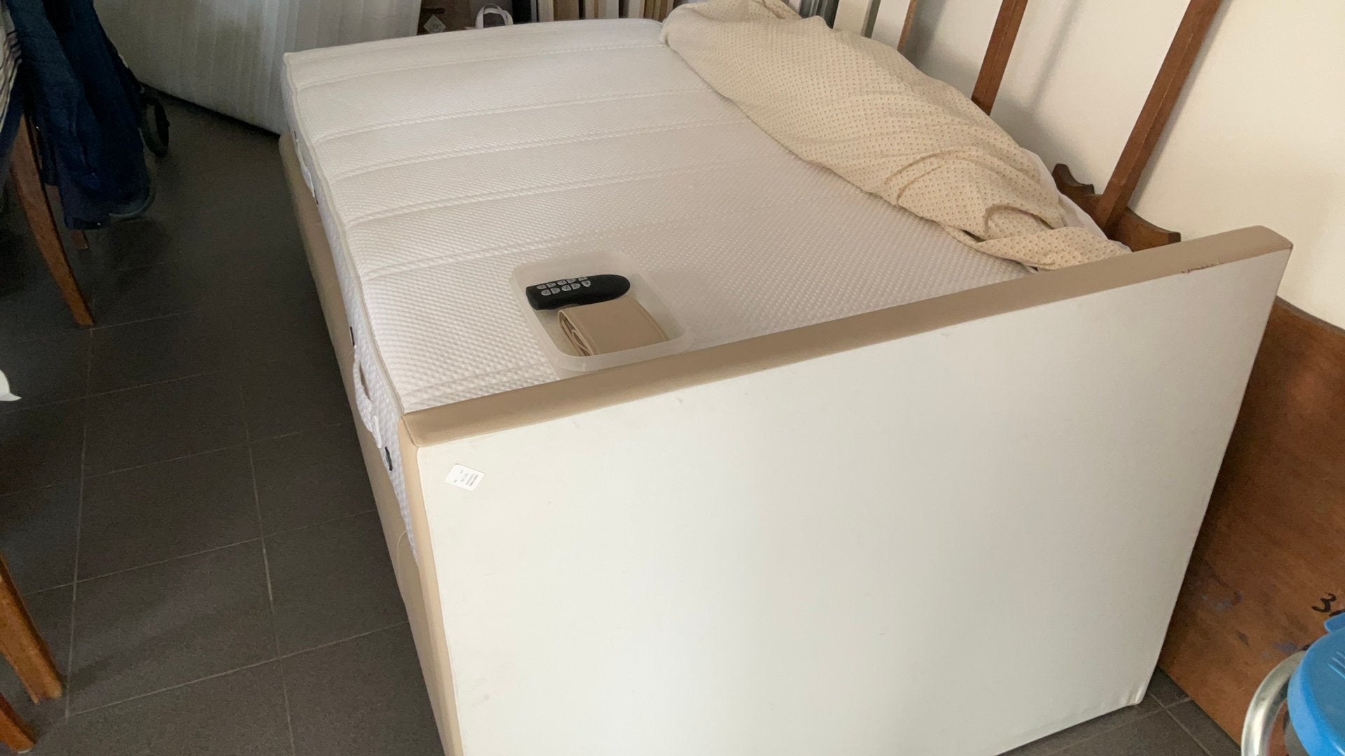 Lit médicalisé beige élégant, 100 cm, Beige, Une personne, Enlèvement