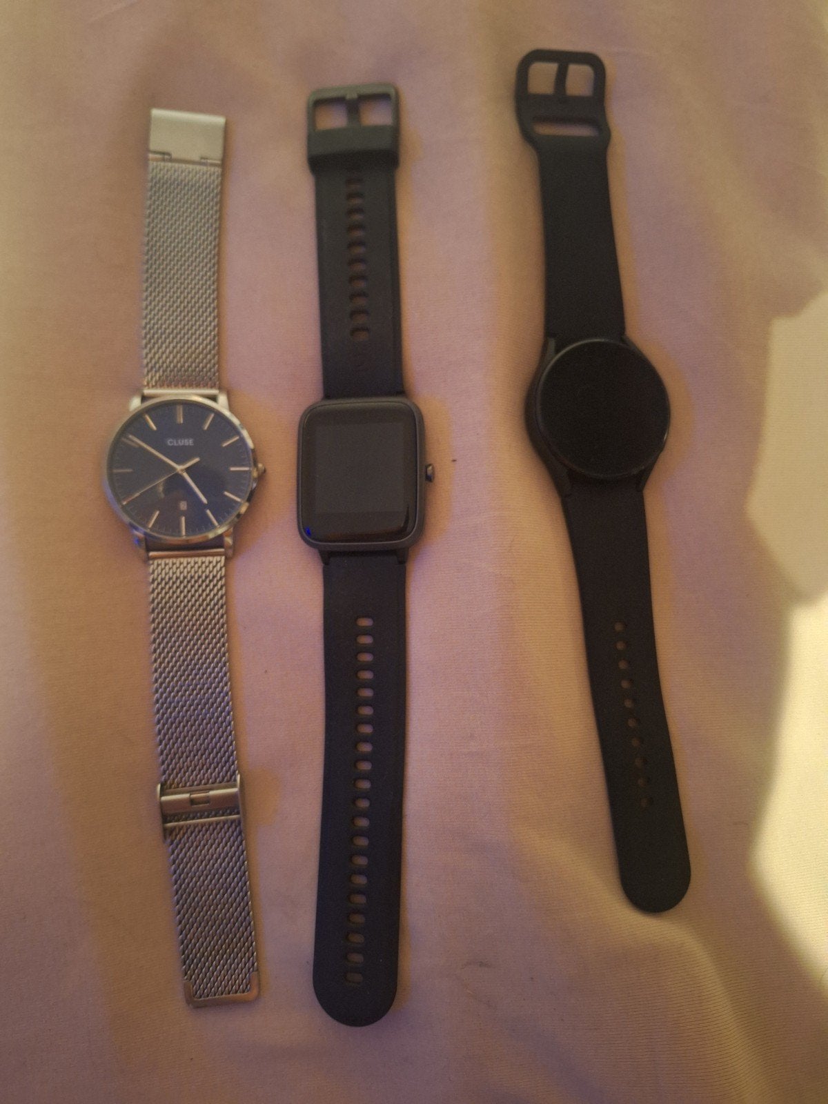 1 horloge (Cluse) + 2 sporthorloges, Bijoux, Sacs & Beauté, Montres | Hommes, Enlèvement ou Envoi, Comme neuf, Montre-bracelet
