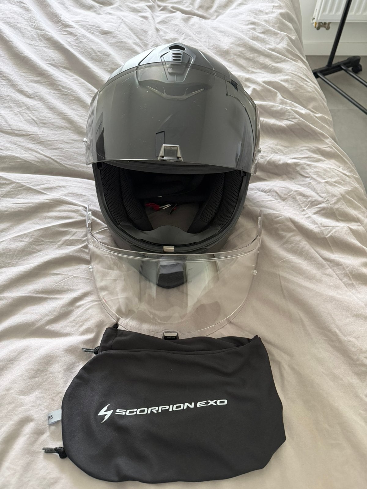 Scorpion helm, Ophalen, L