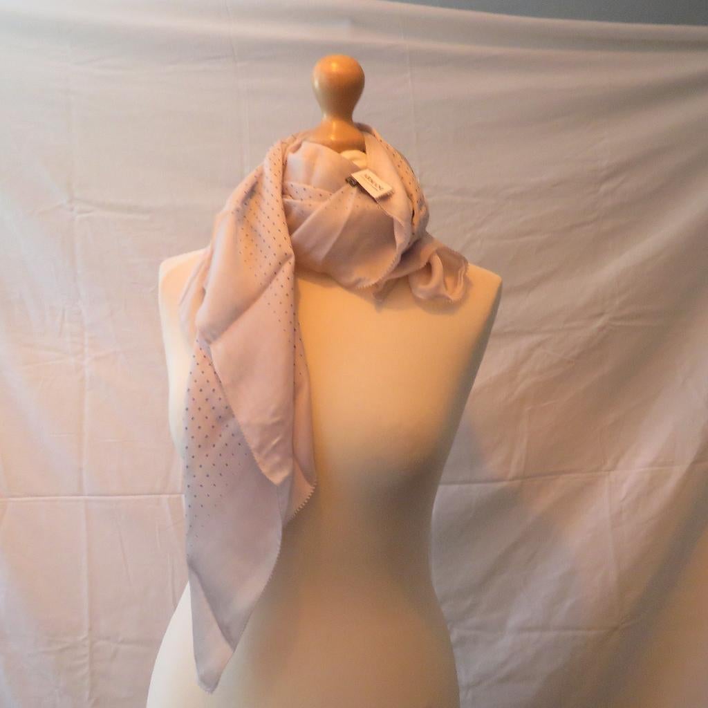 Sjaal  Giorgio Armani 100% zijde, Kleding | Dames, Ophalen of Verzenden, Sjaal