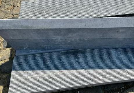 Plinten in echte hardsteen, Ophalen, 100 tot 150 cm, Hardsteen, Nieuw