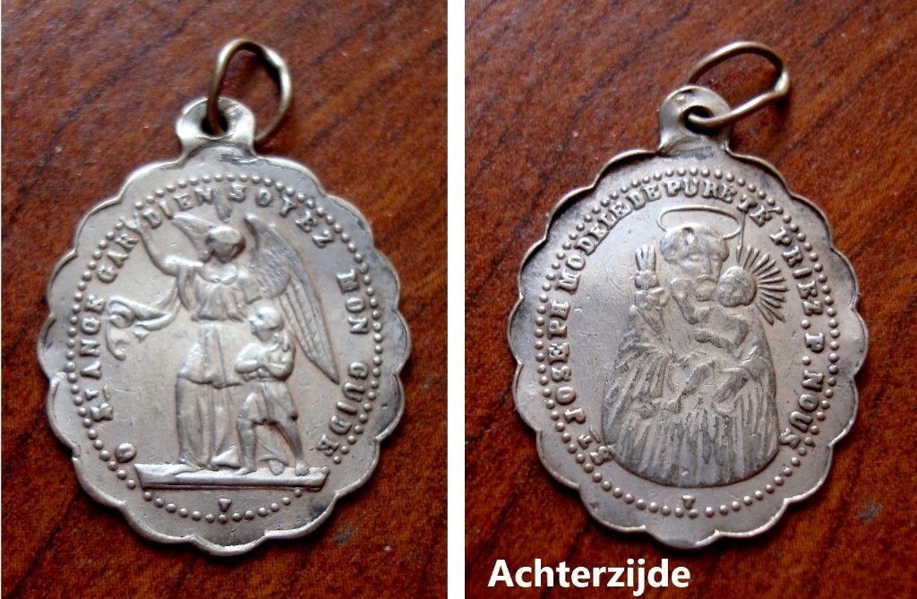 Zilveren medailletje met de heilige Jozef en kindje Jezus, Verzamelen, Verzenden, Gebruikt, Overige typen, Christendom | Katholiek