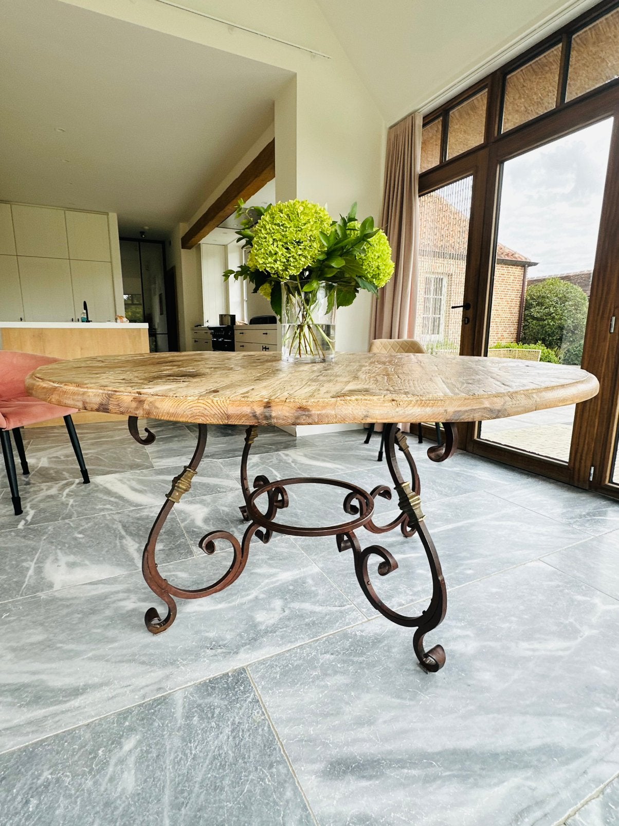 Prachtige eiken ronde tafel 1m60, Ophalen, Zo goed als nieuw