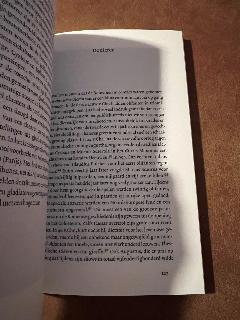 Gladiatoren, volksvermaak in het colosseum - Fik Meijer, Ophalen of Verzenden, Zo goed als nieuw, Maatschappij en Samenleving