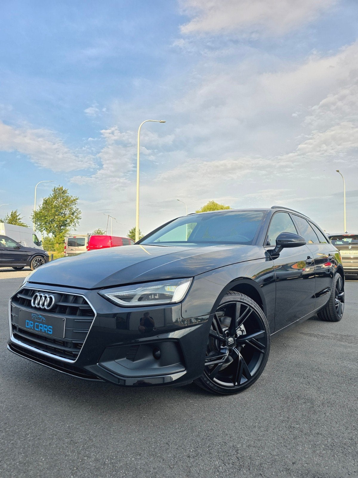 Audi A4 Avant-35 Tfsi Attraction-Carplay-Pdc Cruise - Jantes, Autos, Achat, Capteur de lumière, Entreprise, A4