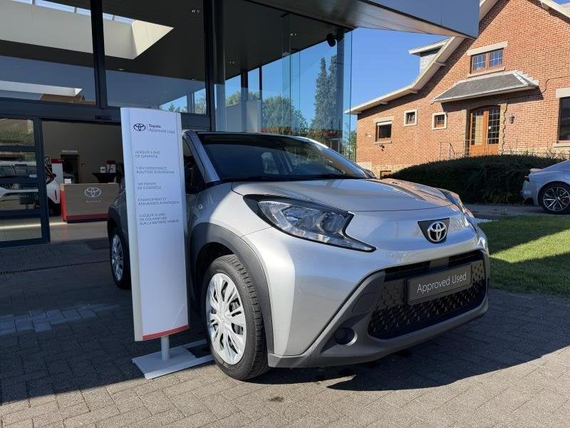 Toyota Aygo X play, Auto's, 72 pk, https://public.car-pass.be/vhr/9361004b-b1f5-4d47-8e50-2a36ac37ee62, Handgeschakeld, 5 deurs