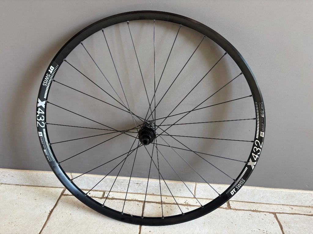 Handgespaakt achterwiel Dt Swiss 240s / X432 te koop, Fietsen en Brommers, Wiel, DT Swiss, Ophalen of Verzenden, Zo goed als nieuw