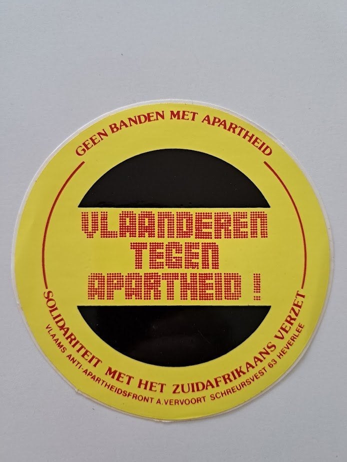 Autocollant vintage La Flandre contre l'apartheid, Enlèvement ou Envoi, Comme neuf, Autres types